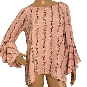 LC LAUREN CONRAD  | BOHO SOFT PINK FLORAL FLARE SLEEVE TOP  SZ M